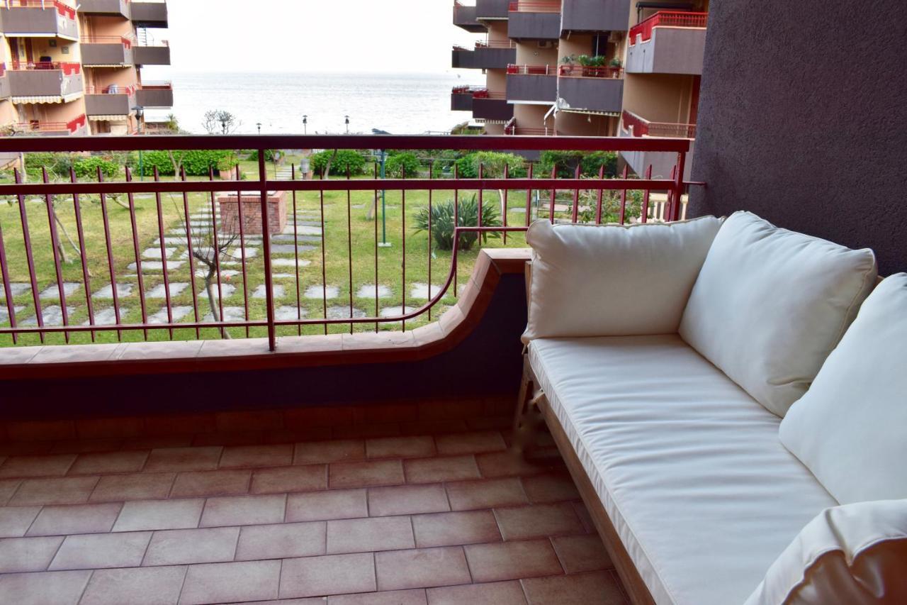 Beach House Blue Holiday Letojanni Exterior foto